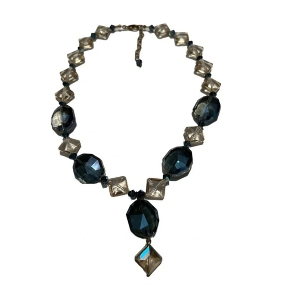 Beautiful Vintage Glass And Crystal Necklace
